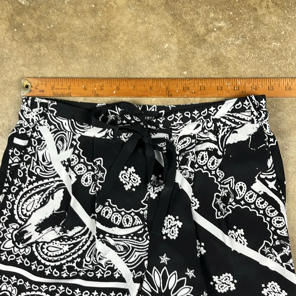 Tibi Monochrome Floral Print Pants
Size: 2 - Image 8