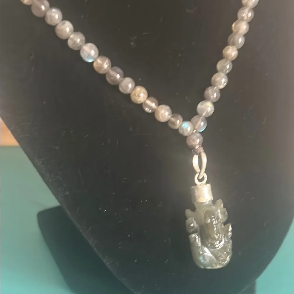 Vintage Labradorite Bead Necklace with Carved Ganesha Pendant in Silver Setting Gray - Image 7