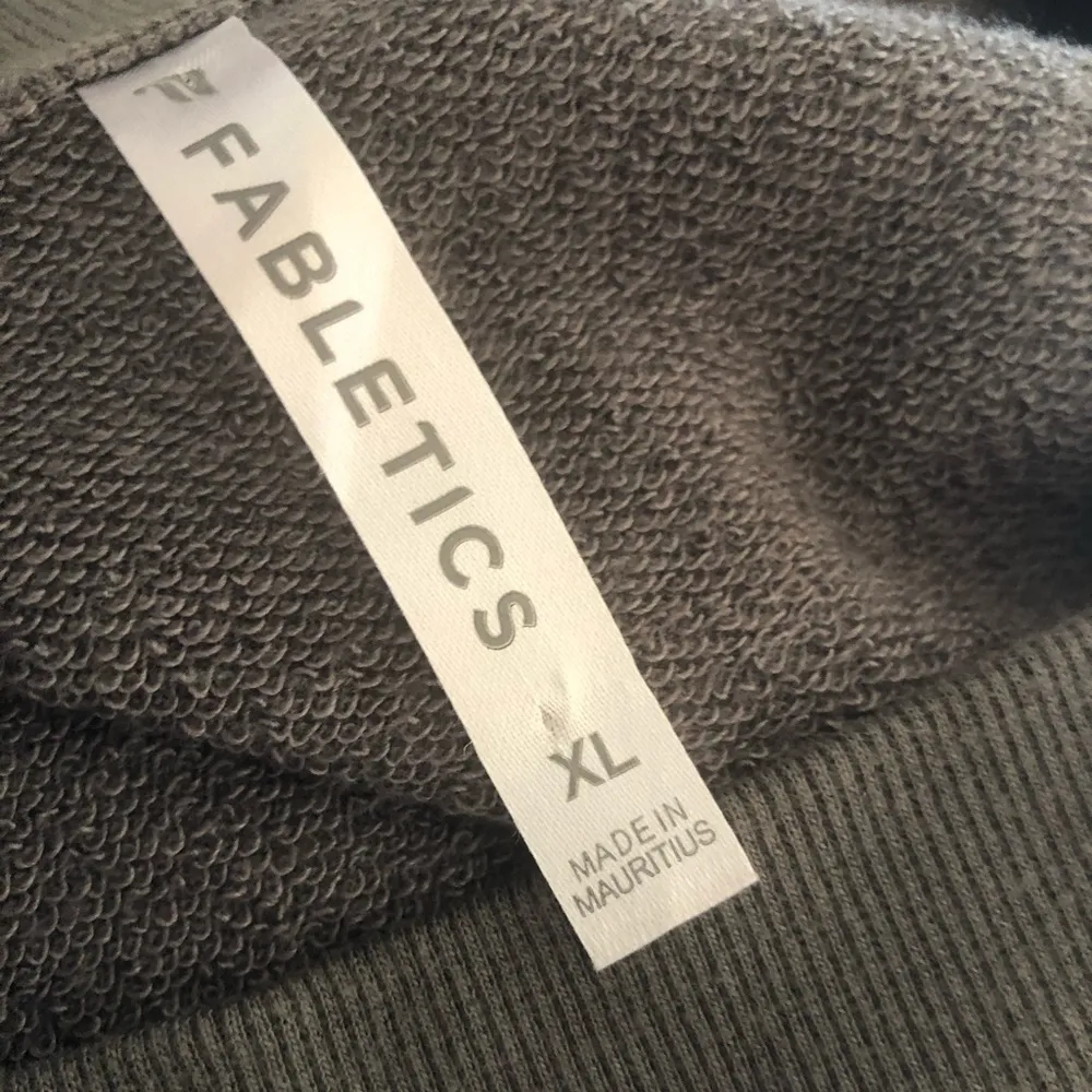 Fabletics  Sweatshirt - Image 3