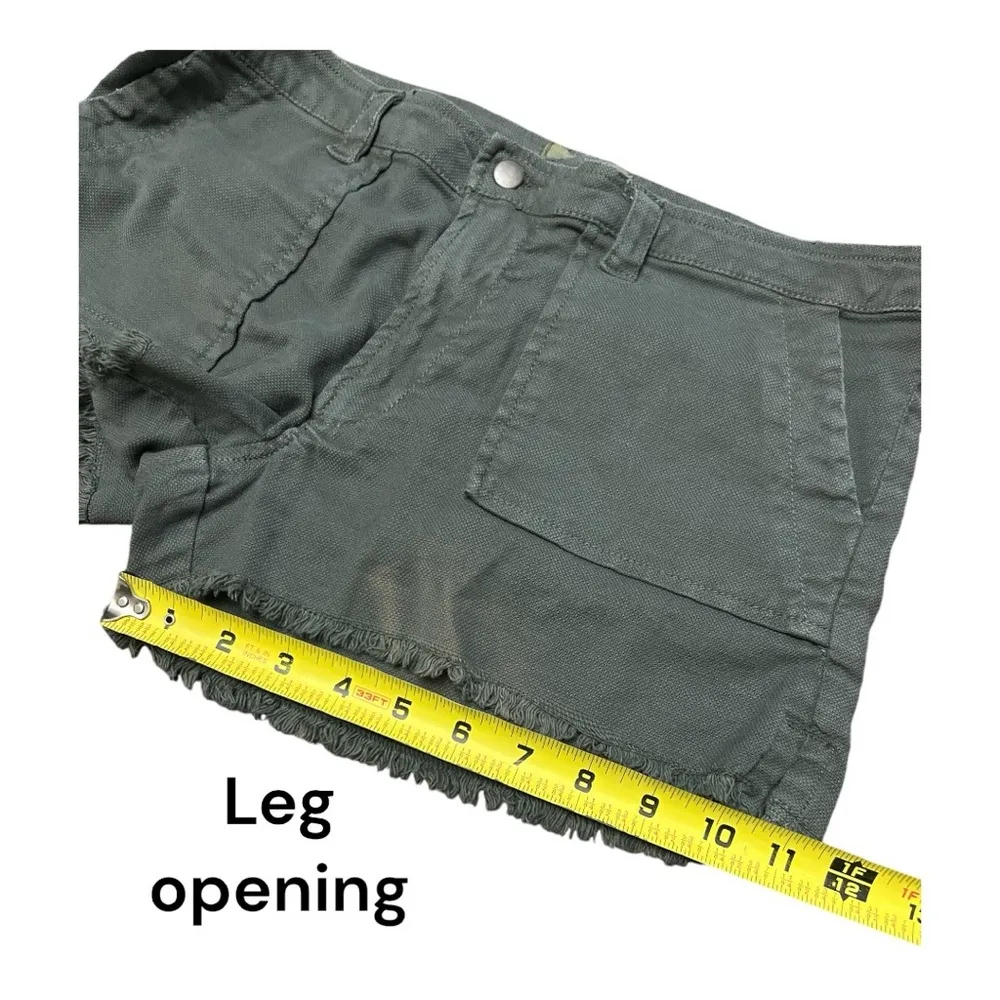 🆕Chase Vintage Frayed Shorts, Medium - Image 6