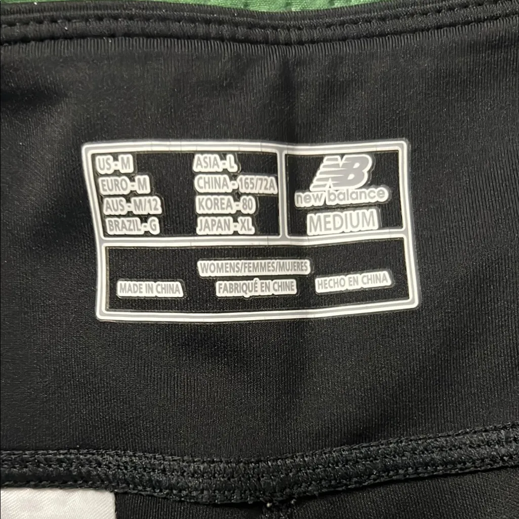 New Balance Lightning Dry Black Capri Leggings Size Medium - Image 8