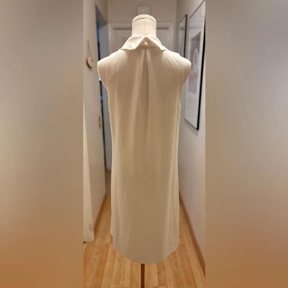 Trina Turk sleeveless cowl neck white dress sz 4 - Image 2