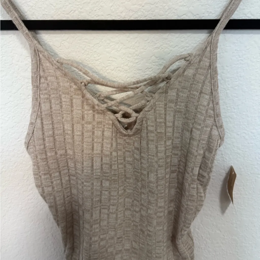 American Eagle Outfitters Beige-Gray Ribbed Knit Criss-cross Cami Tank Top Small - Image 3