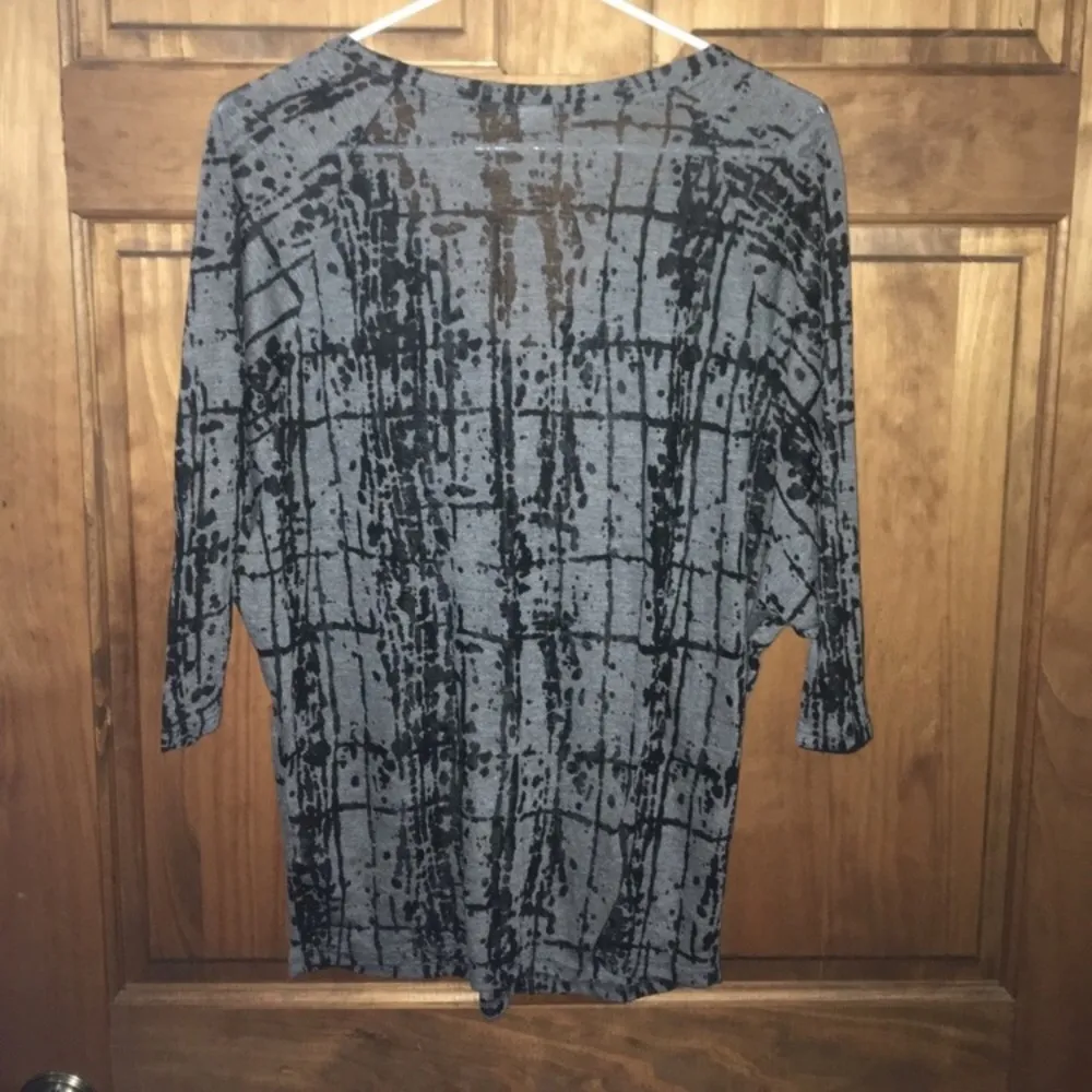 Three dots black and gray top size small! - Image 3