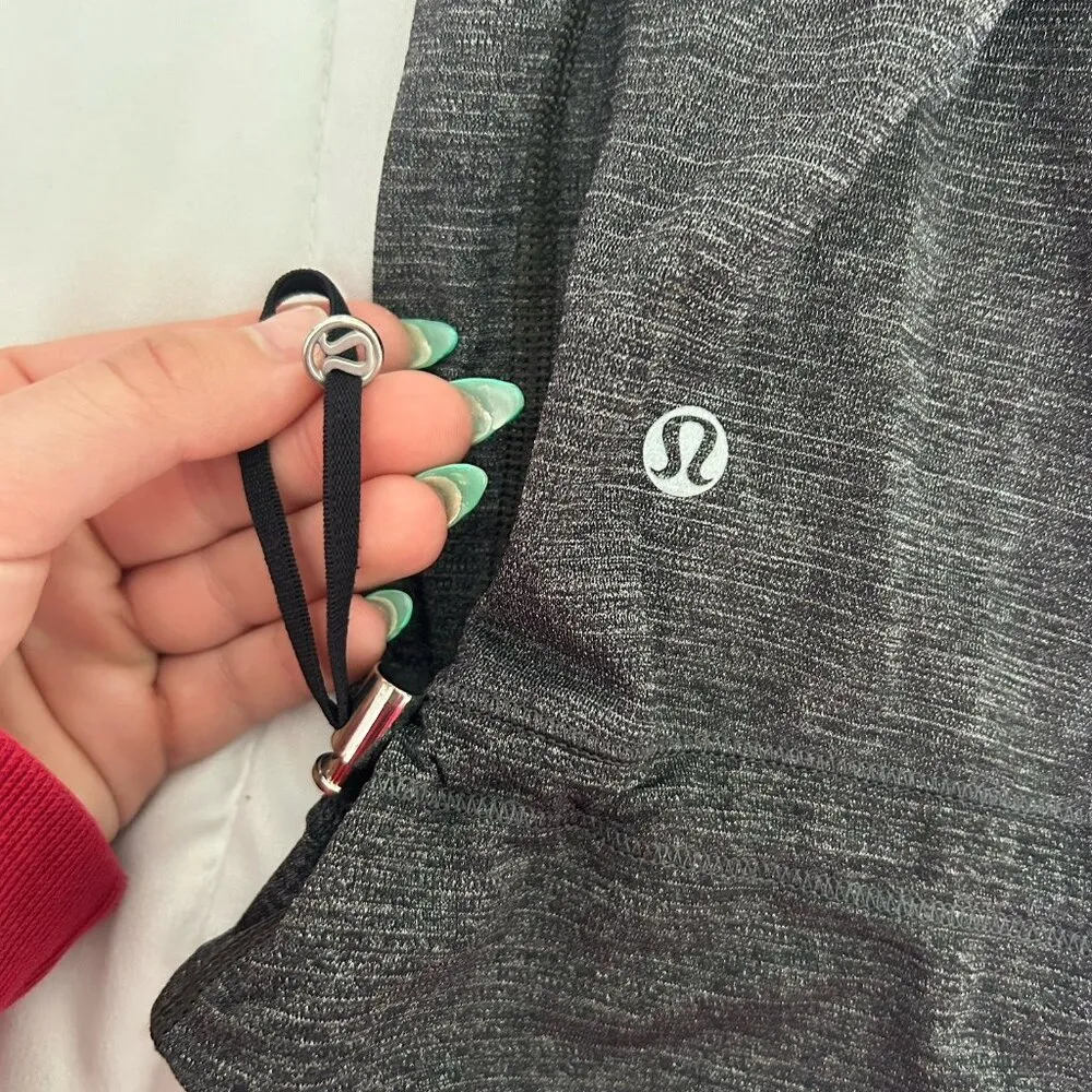 Lululemon Womens 4 Sports Bra Peplum Tank Top Built In Bra Gray Floral Yoga - Image 4