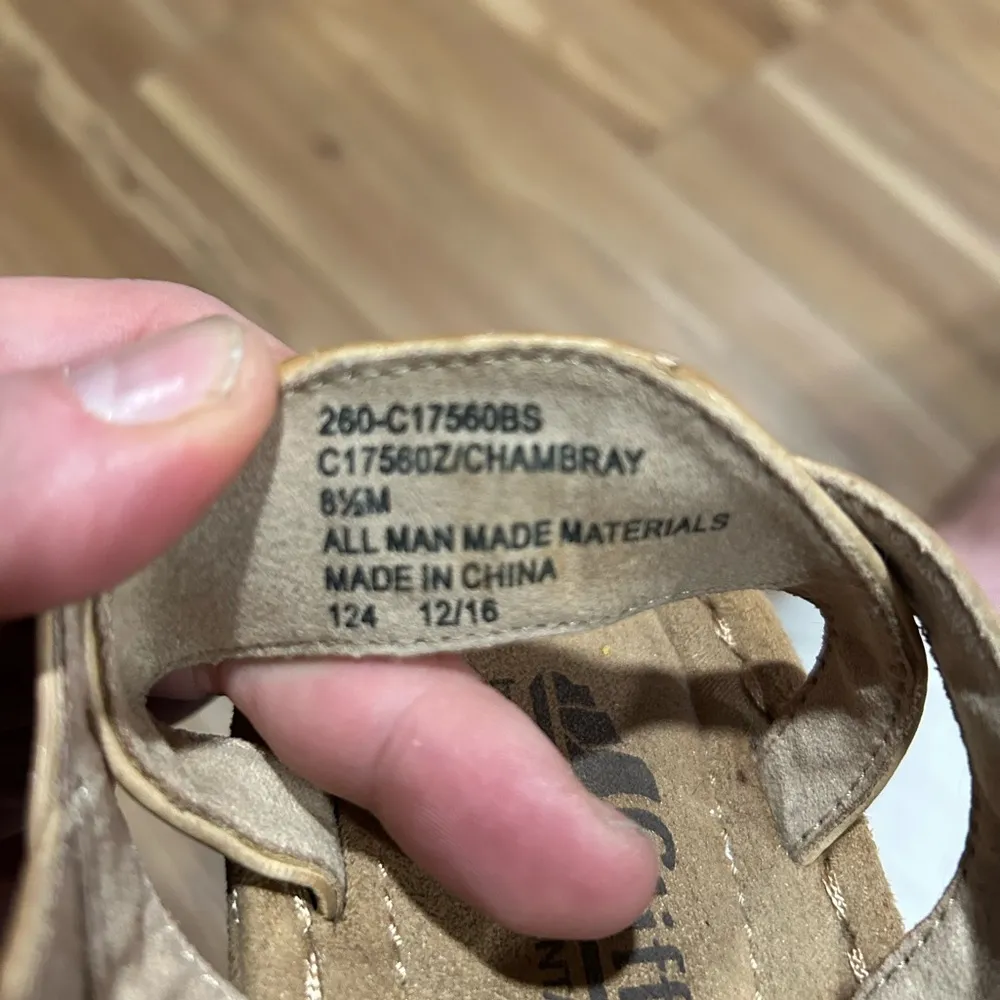 Cliffs by White Mountain Tan Cutout Leather Sandals Size 8 1/2 - Image 3