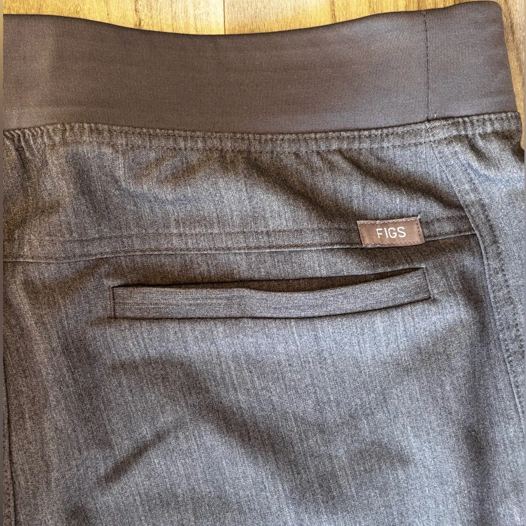 Figs Gray Cargo Pants with Green Accent - Image 10