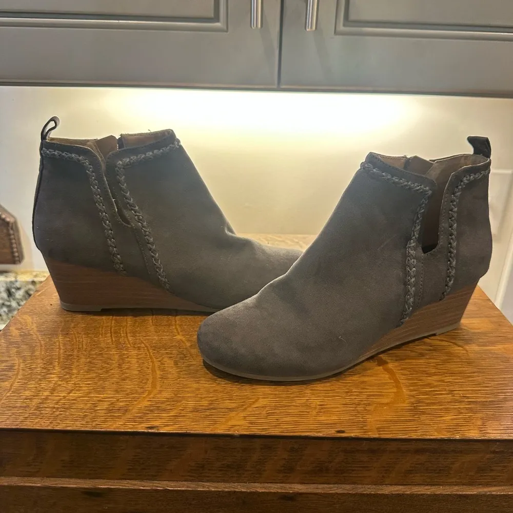 DV8 by Dolce Vita Blythe Gray Ankle Booties Size 7.5 - Image 3