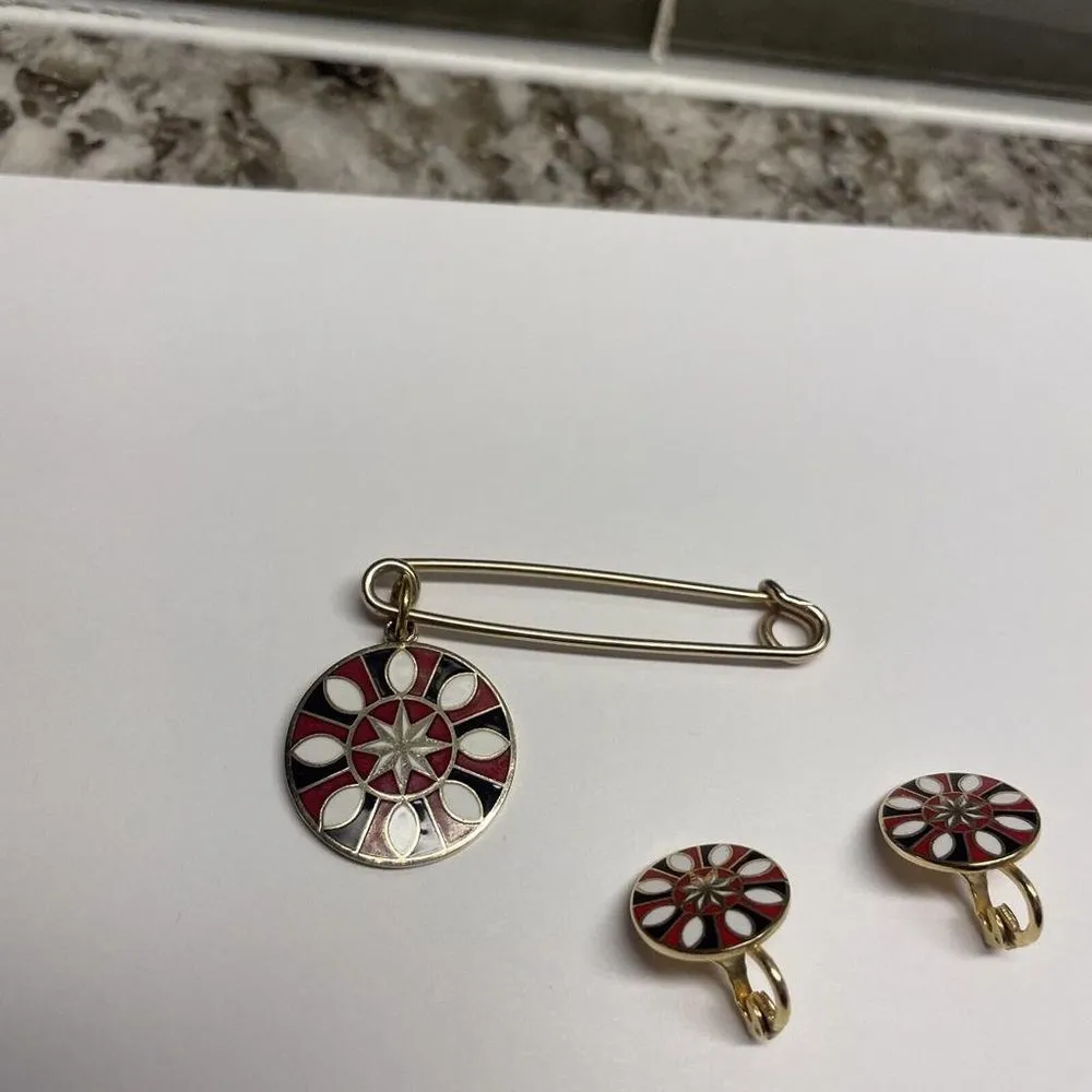 Vintage Gold Tone Enamel Safety Pin Brooch & Clip On Clip - Image 9