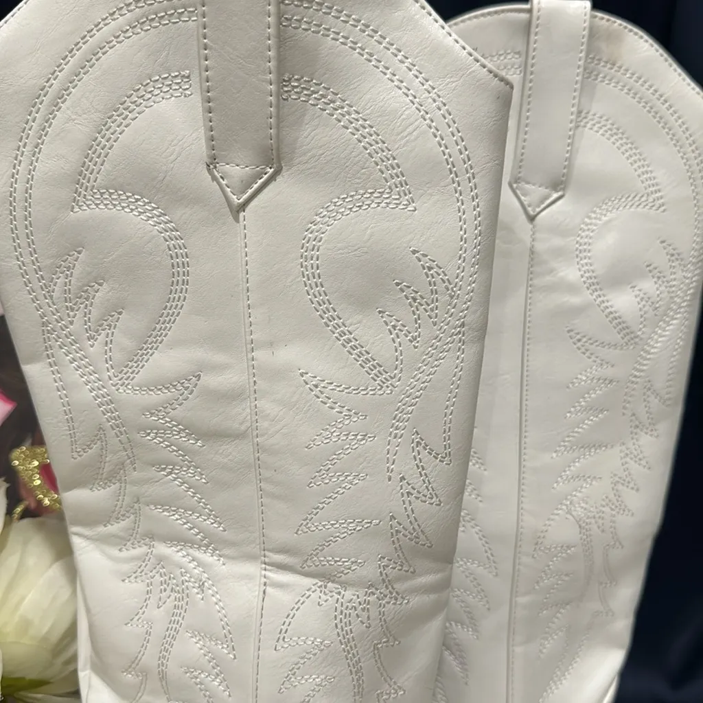 🤍Women Embroidery Design Chunky Heeled Western Boots, Fashion Boots - Image 4