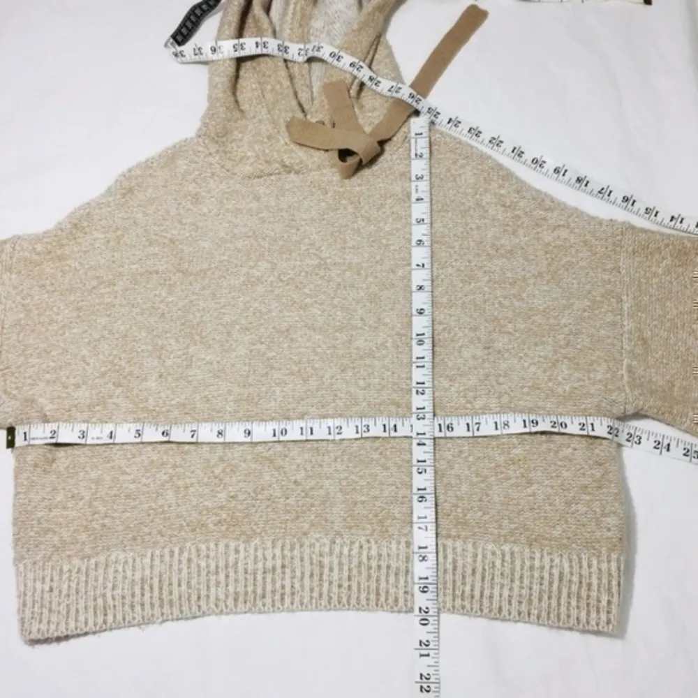 Kaisely  size large hooded sweater - Image 4