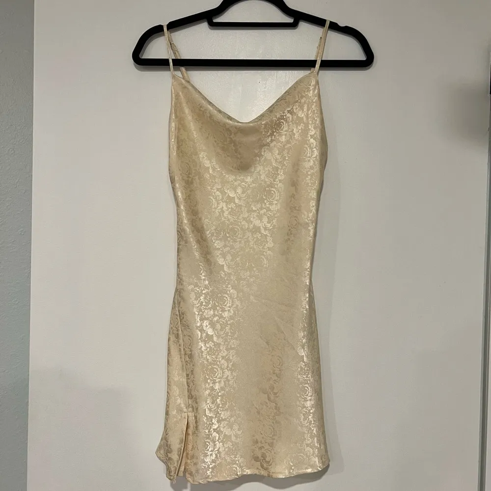 NWT champagne satin floral slip dress Tan - Image 2