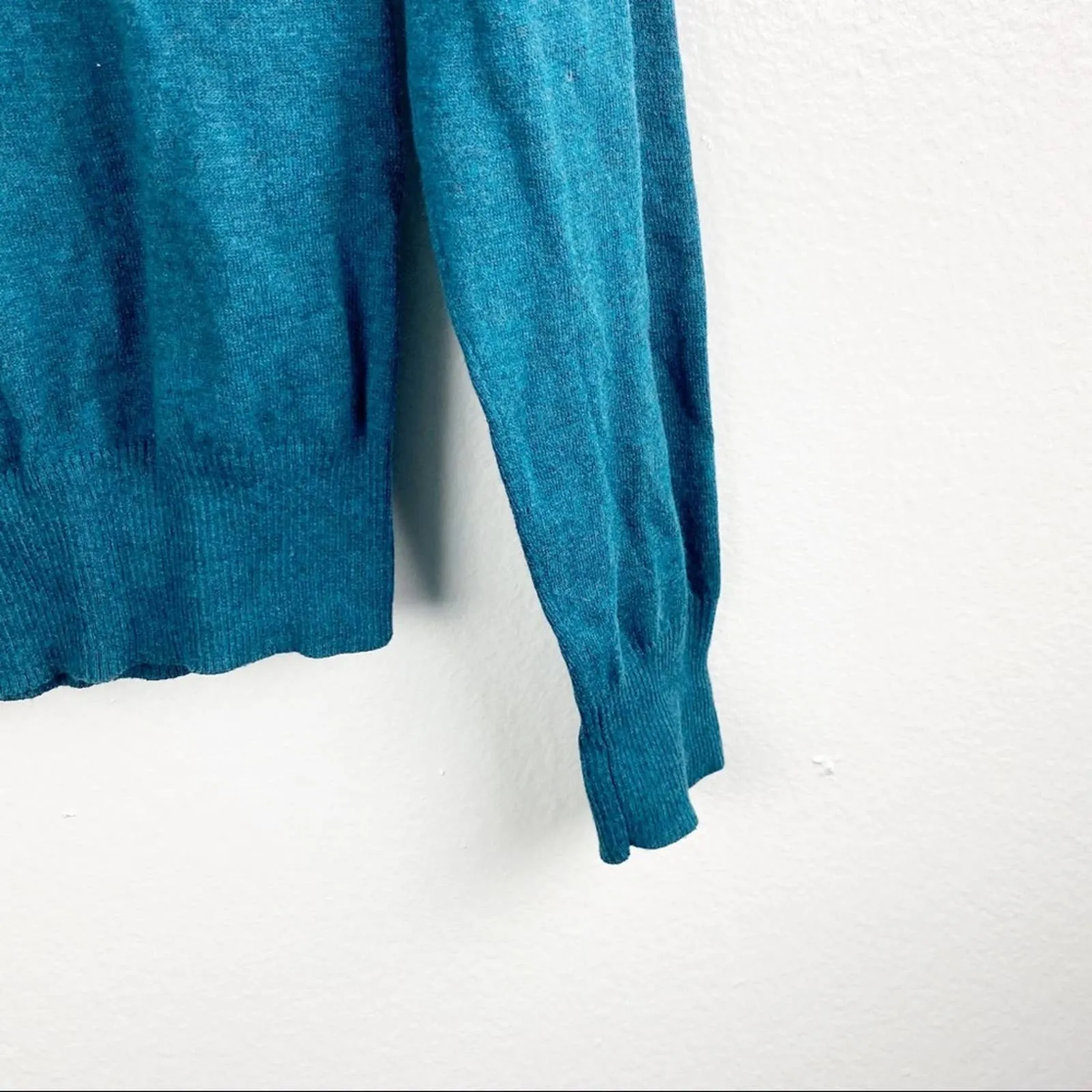 ORIGINAL PENGUIN by Munsingwear V-Neck Long Sleeves Sweater, Size Medium - Image 5