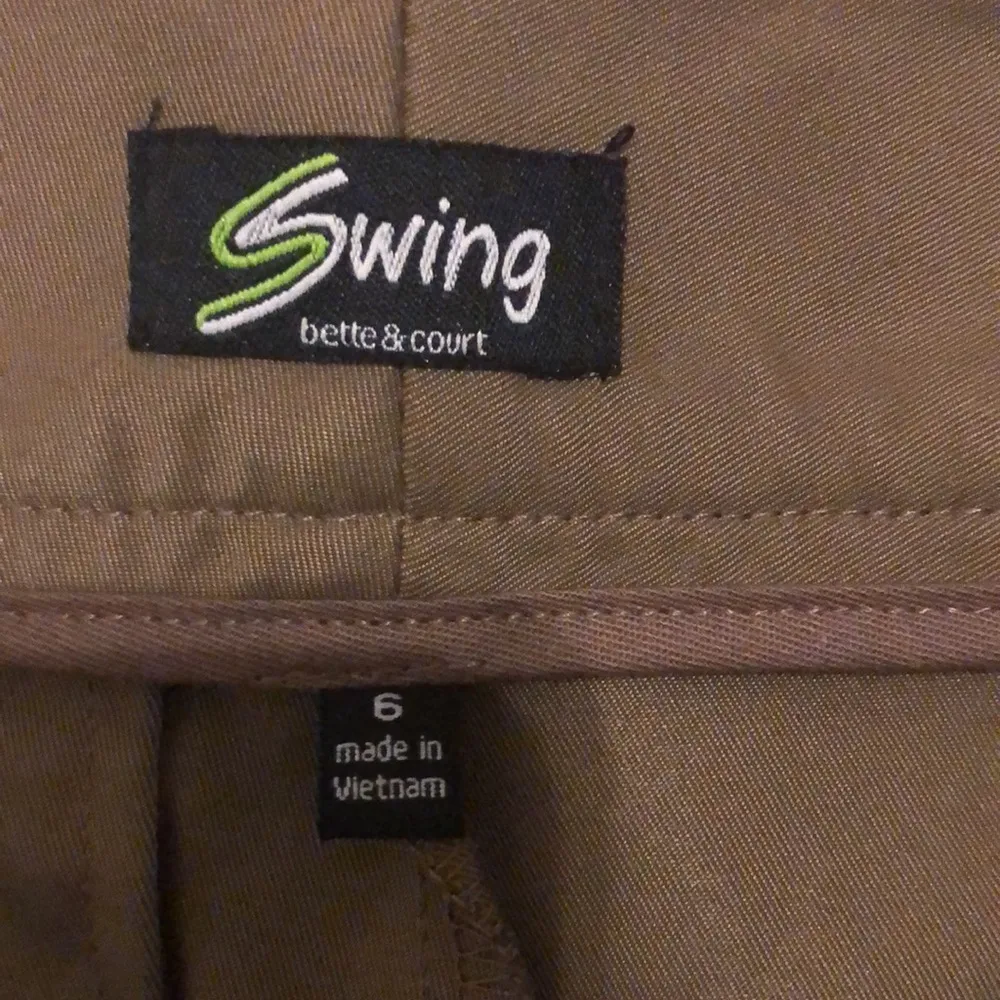 New Swing Performance Bette & Court Women’s Toffee Golf Shorts sz 6 Brown - Image 5