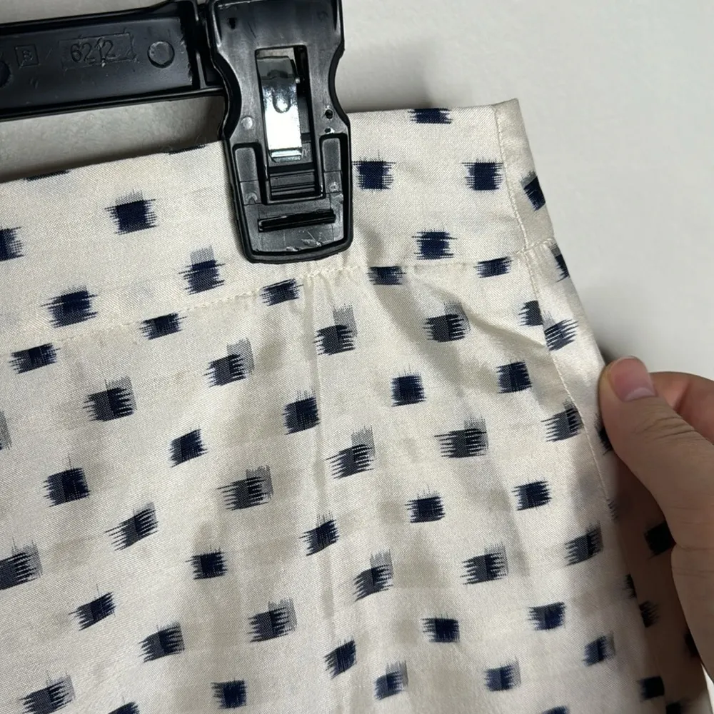 J Crew Collection silk pencil skirt with square scattered print size 6 - Image 4