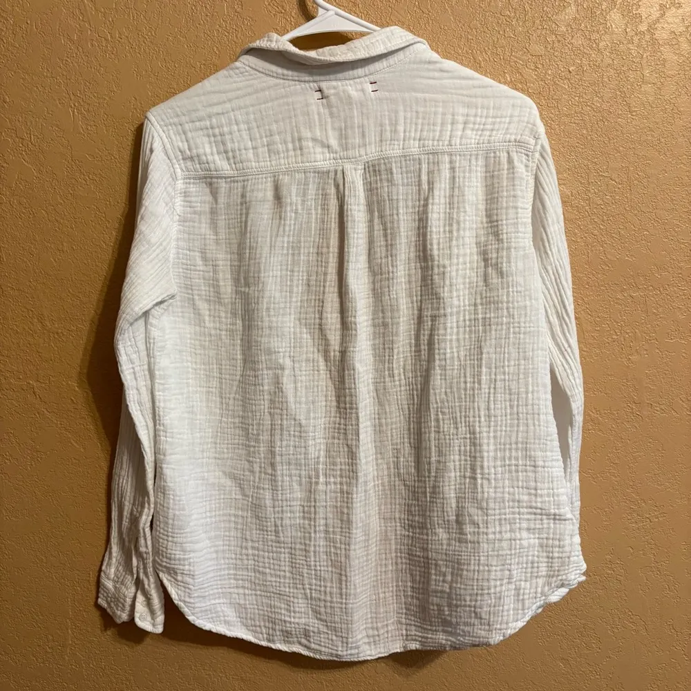 Xirena Shirt White Button Down Top Size Extra Small Gauze Lightweight Spring - Image 5