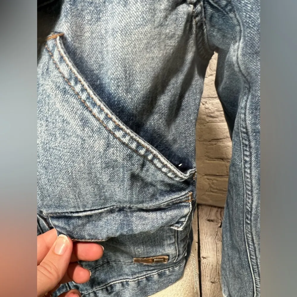 Roxy denim trucker jean jacket size xs - Image 2