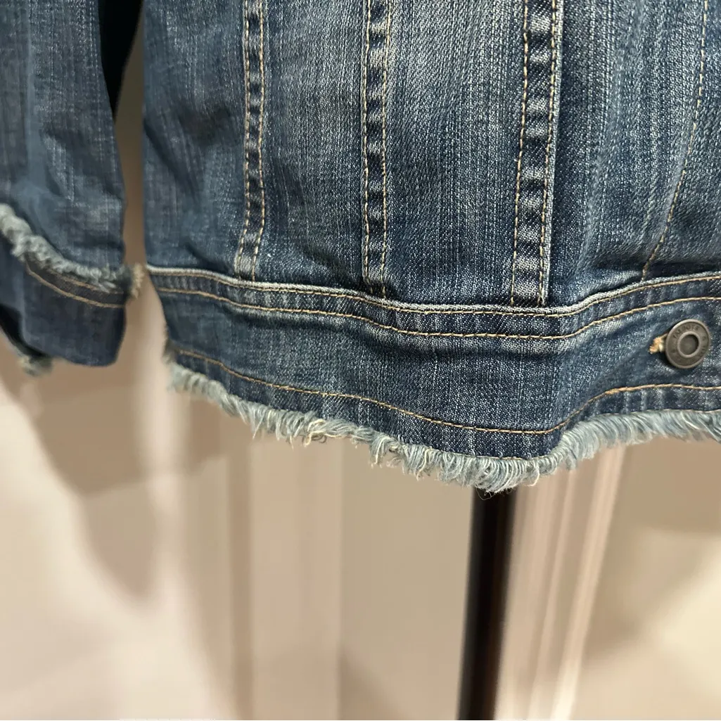 Talbots Petite Womens Sz: 18W Stretch Denim Jean Jacket Frayed Hem Front Pocket. - Image 12
