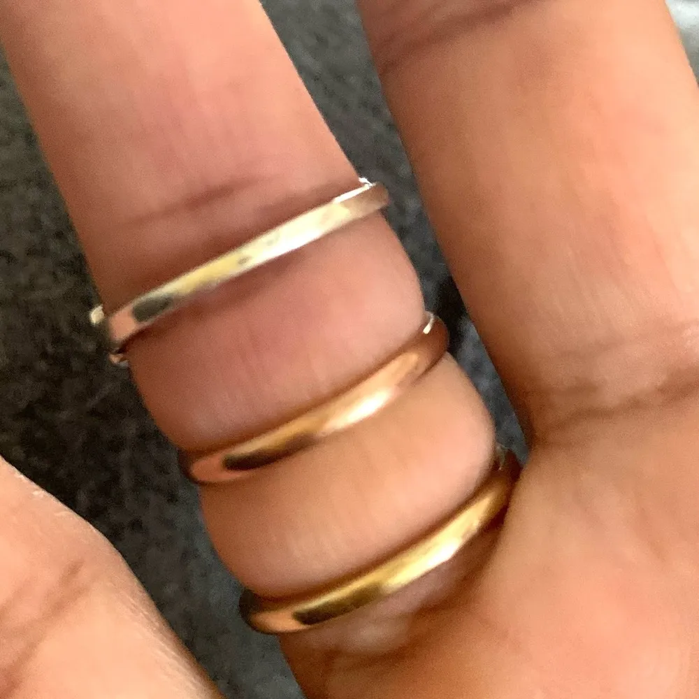 10kt Rose Gold Wedding Band - Image 5