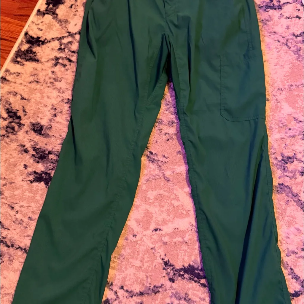 Koi lite hunter green scrub pants Size M - Image 6