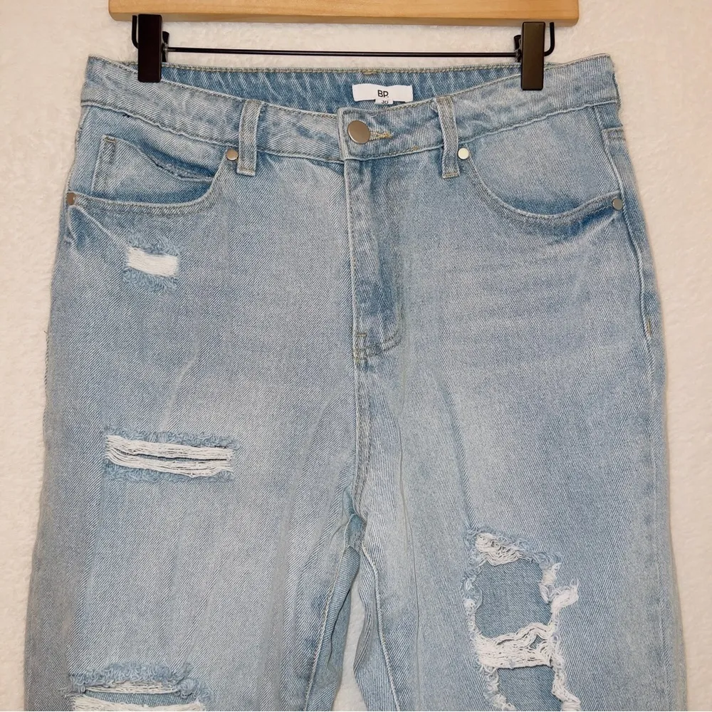 BP. Light wash denim high rise distressed straight leg mom jeans size 30 - Image 3