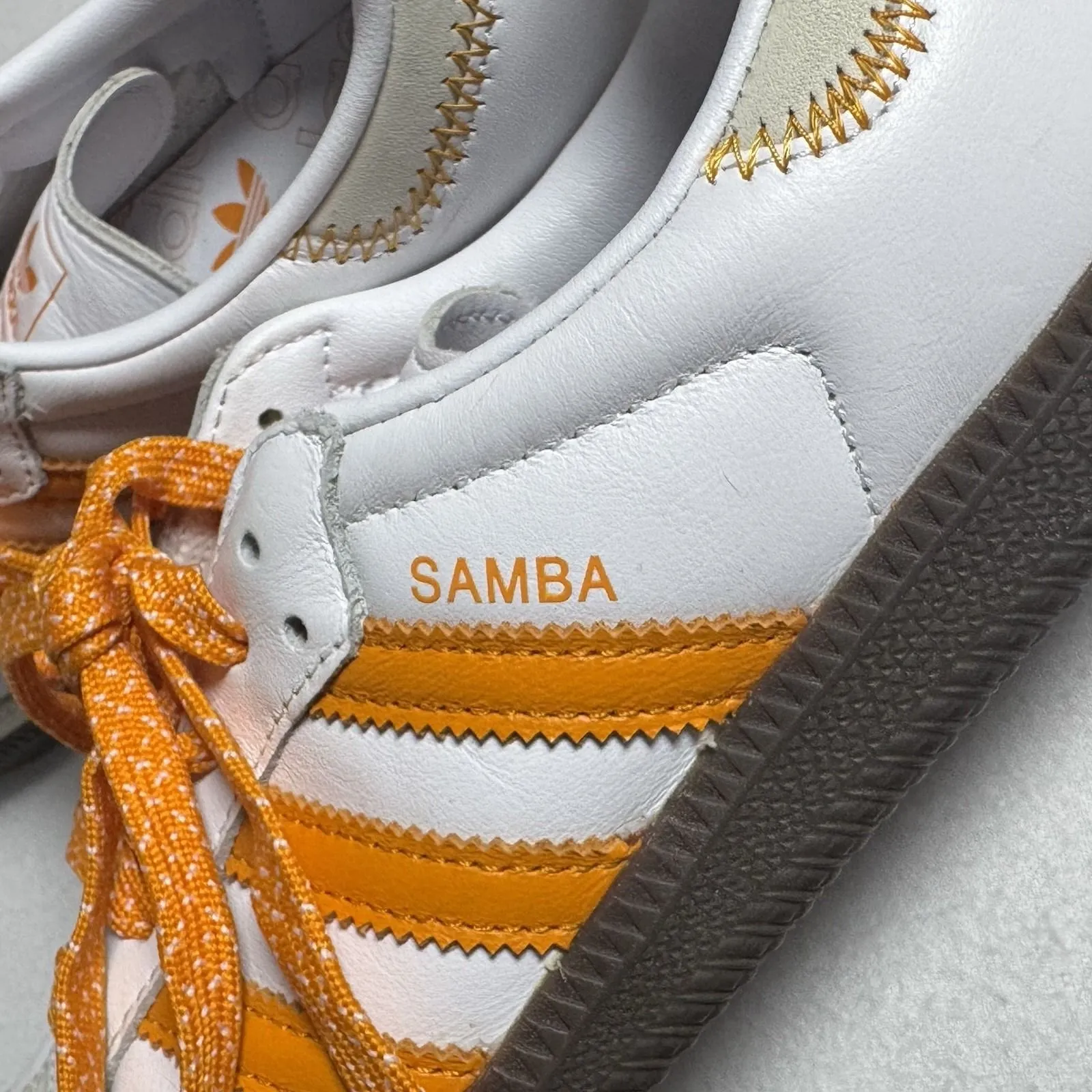Adidas Samba OG Sneakers Cloud White Equipment Orange Color Way Womens Sz US 7.5 - Image 5