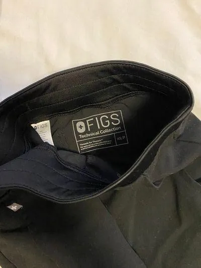 FIGS Black Scrubs Set - Image 2