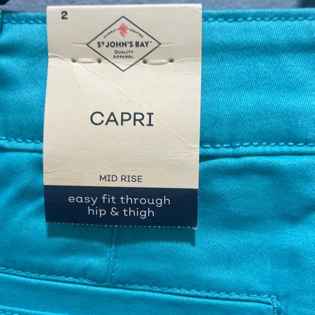 NWT Saint Johns Bay Capris - Image 7