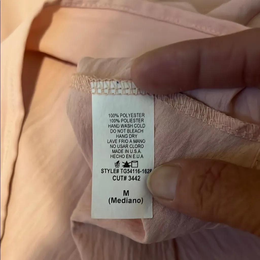 Eesome Soft Pink Blouse v neck new medium - Image 5