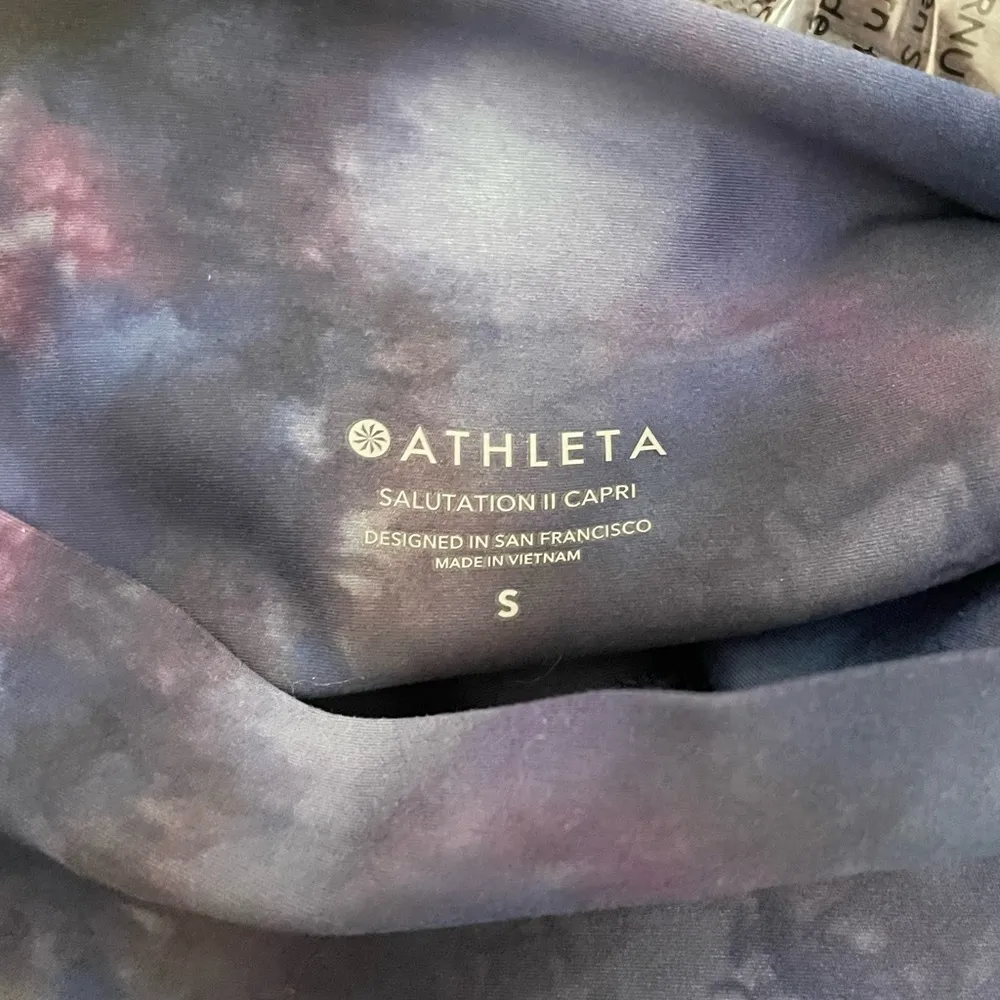 Athleta Salutation Stash Pocket II Supernova Capris Size S - Image 4