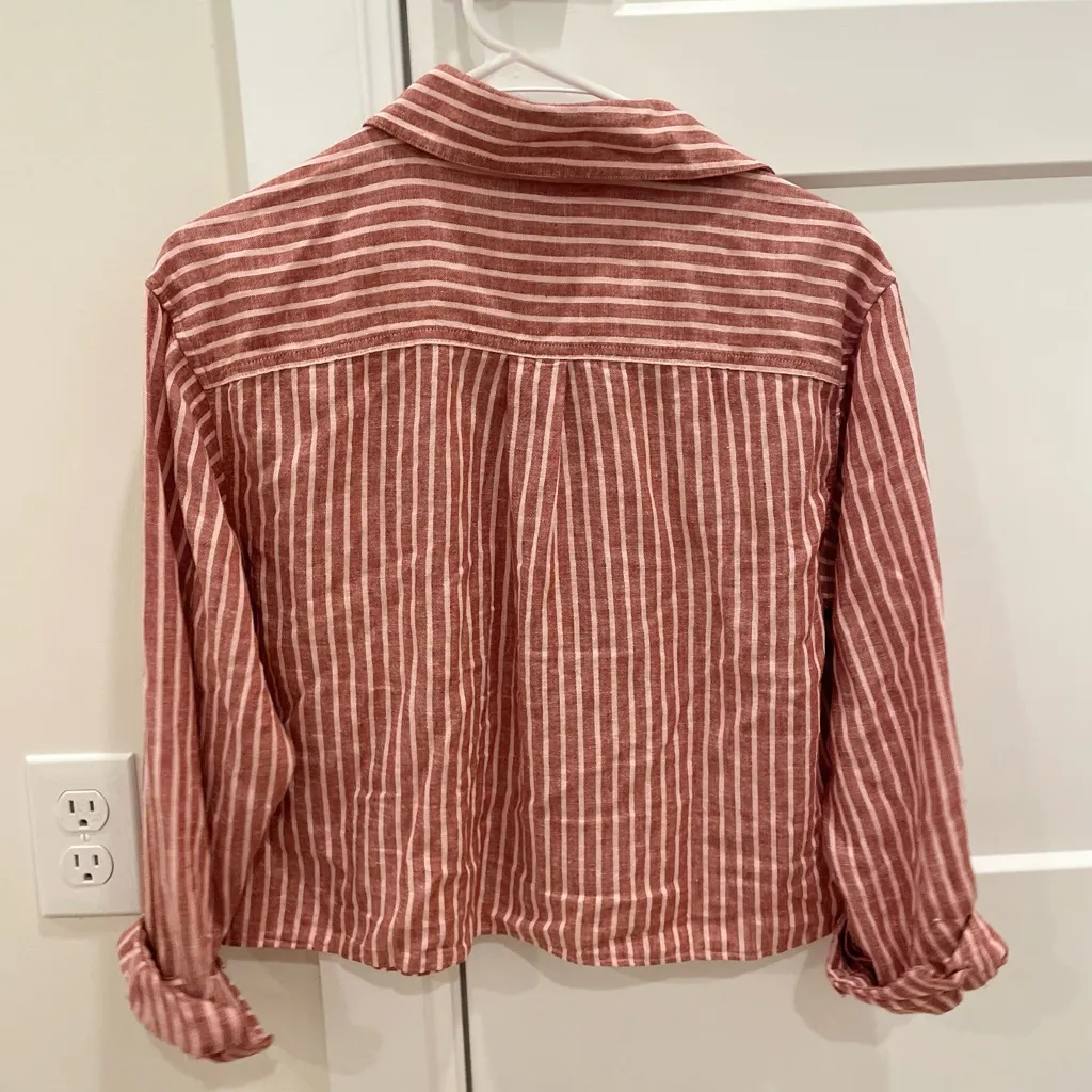 Banana Republic Red and White Striped Linen Shirt - Image 4