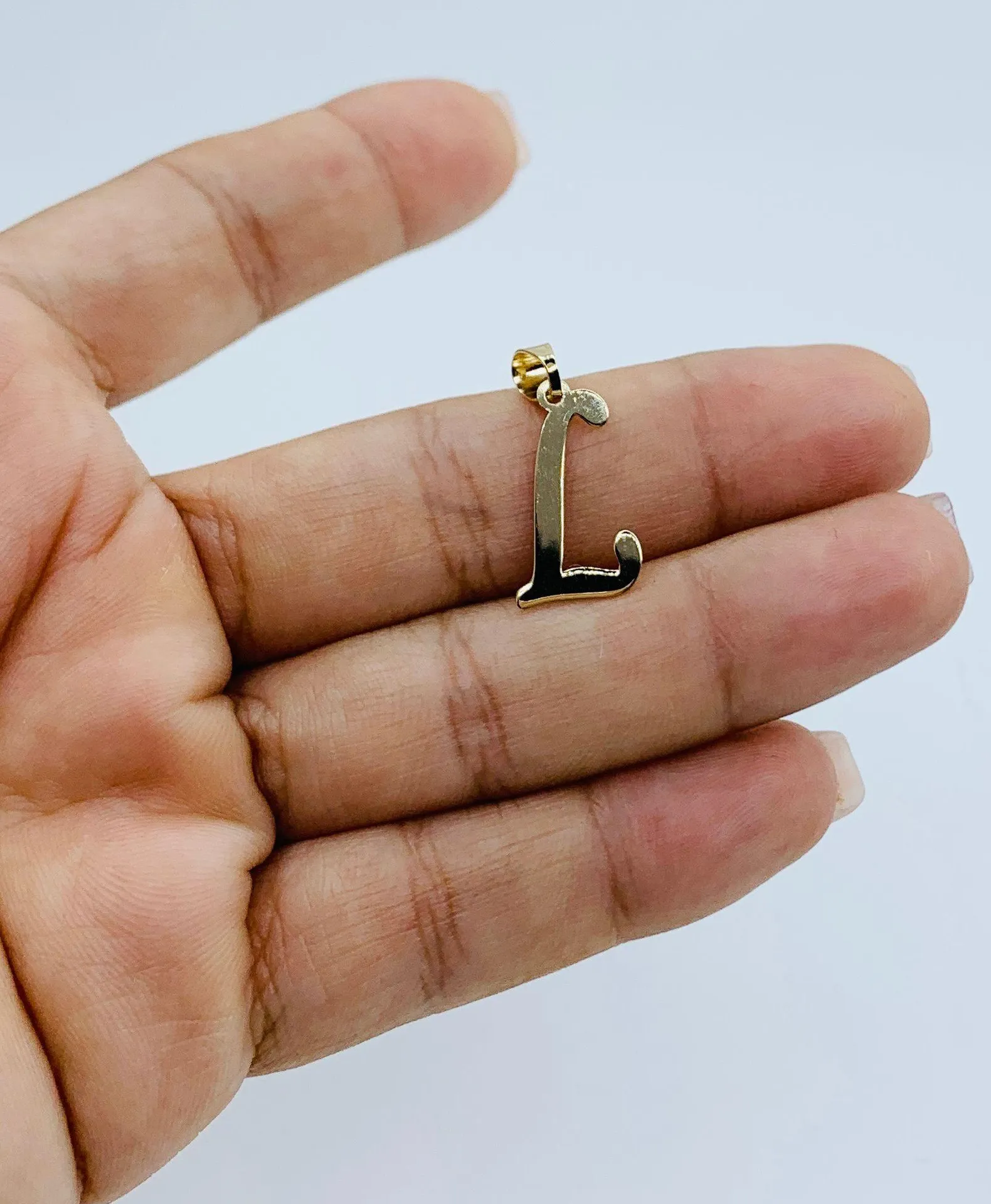 ❤️ 10k Real gold pendant initial L dainty - Image 3