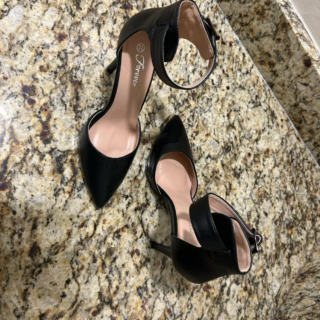 Forever 21 Elegant Black Heels 7 1/2 Luke NEW - Image 2