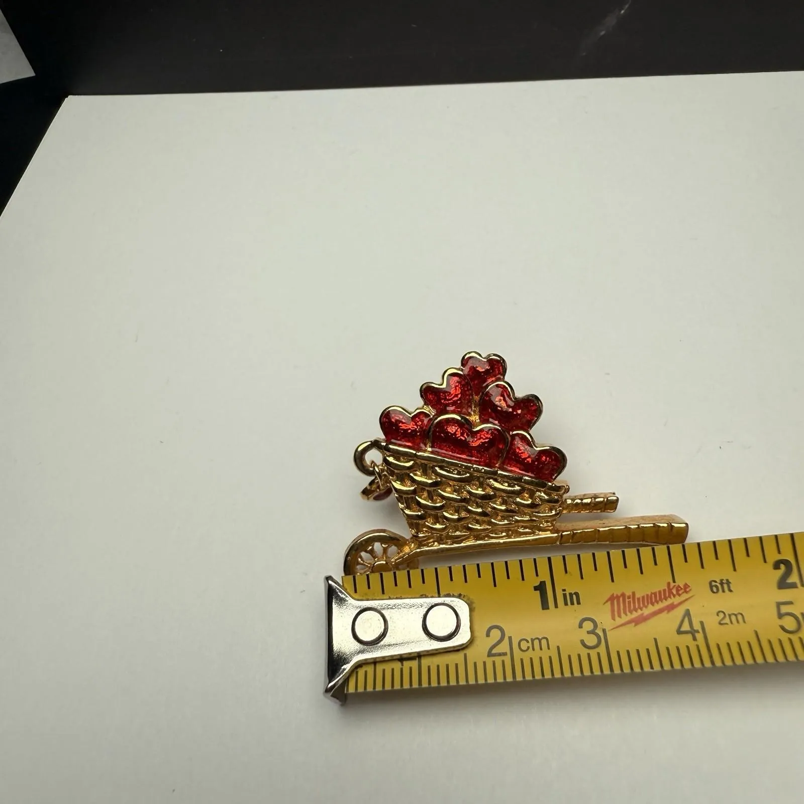 Avon Red Enamel Hearts In A Cart Gold Tone Signed Brooch Pin Valentine’s Day - Image 2