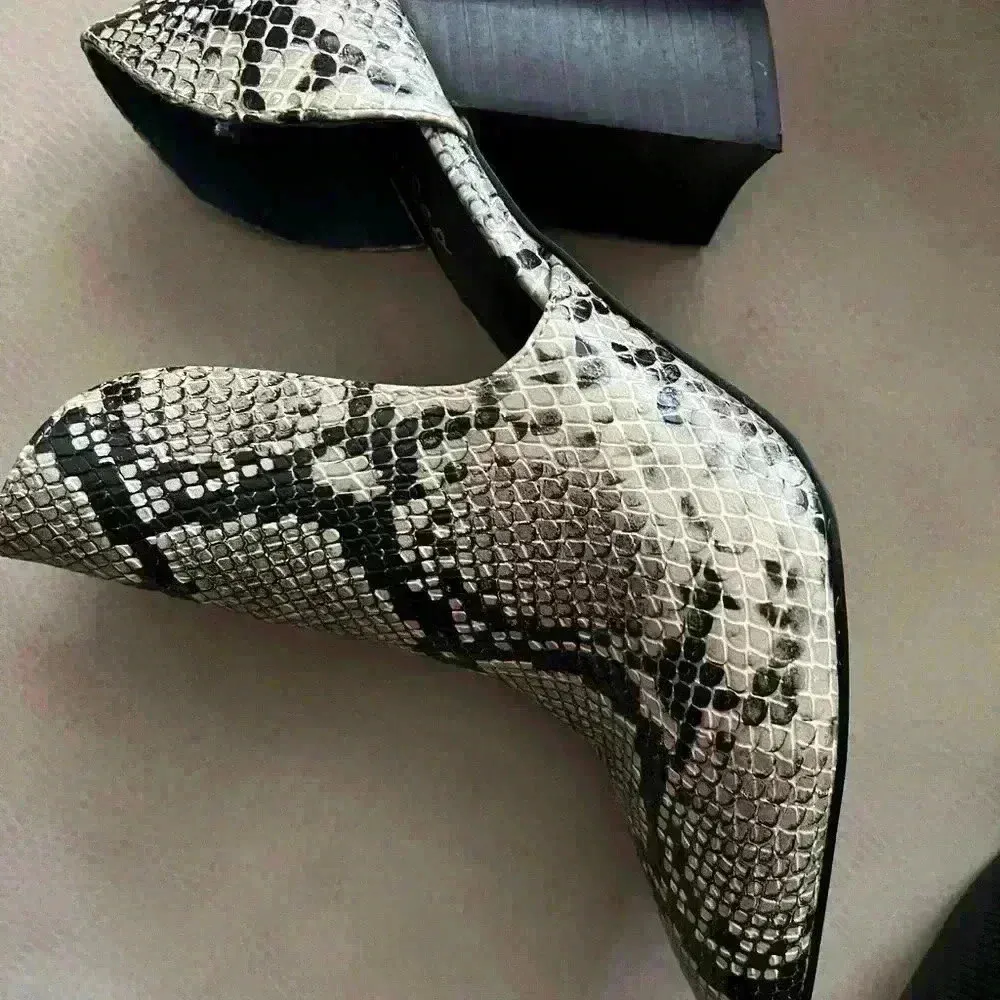 Charles David  Faux Snake Skin Heel Booties 8.5 - Image 6