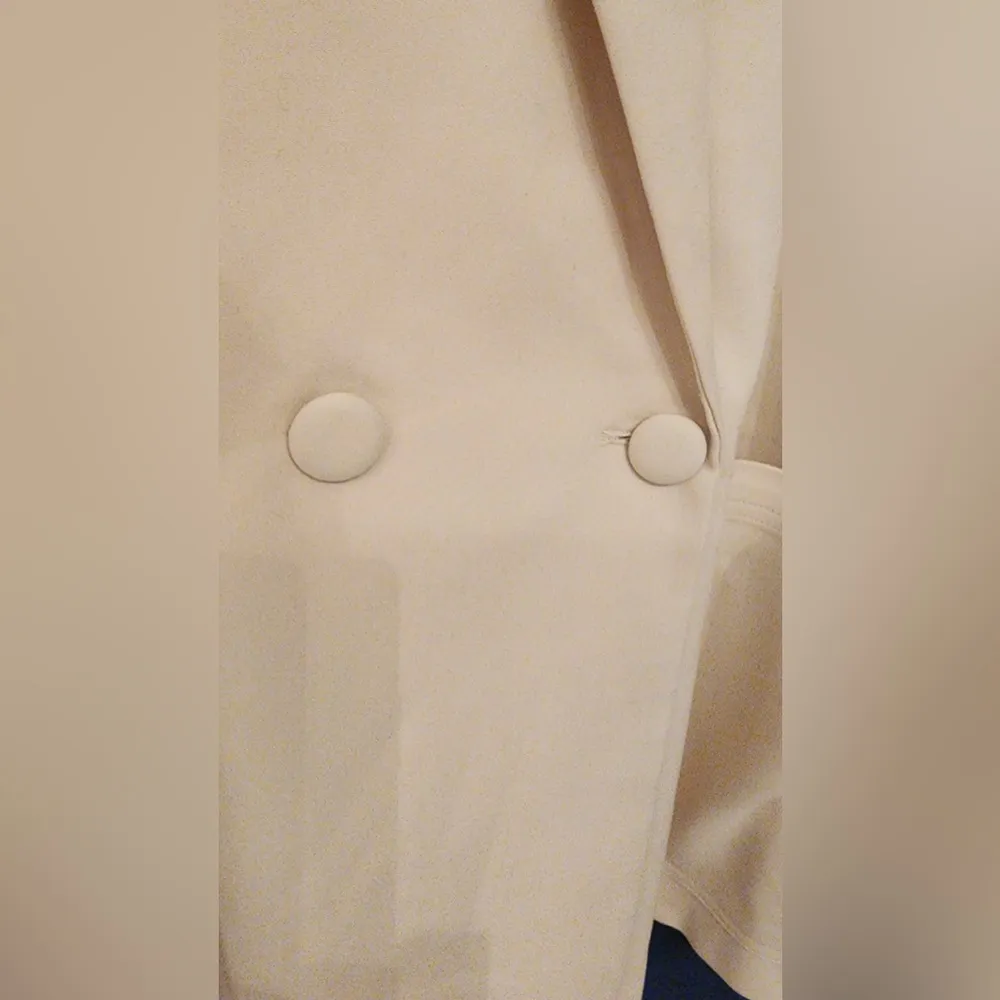 Good American Woven Blazer 2.0 - Size 5 (2XL) Women’s Cream in Color - Image 6