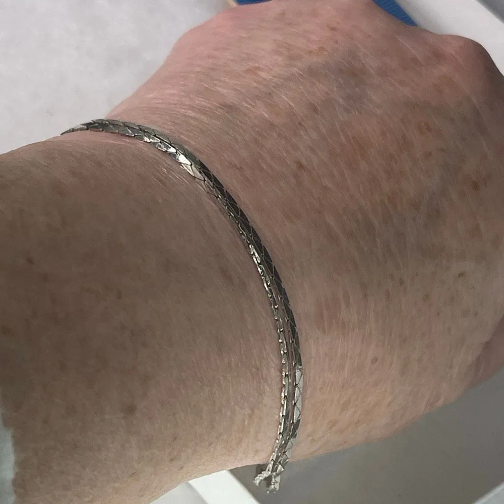 Vintage Trifari double chain silver tone bracelet. - Image 4