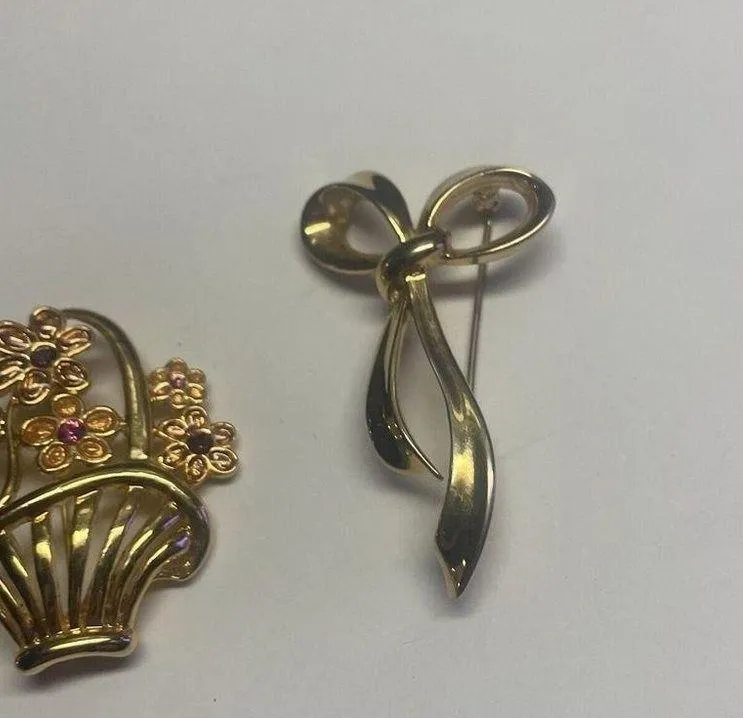 Lot of 2 Vintage Brooch Pins Signed Gold Tone - Image 3