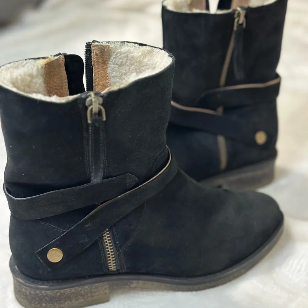 Anthropologie Liendo Suede Ankle Boots with Cozy faur. black size 7 - Image 5