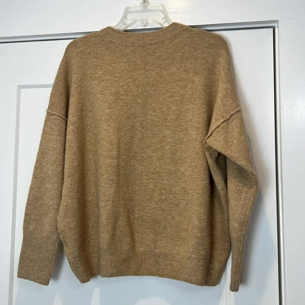 Vince Camuto  women’s Camel Crewneck Sweater size large. - Image 6