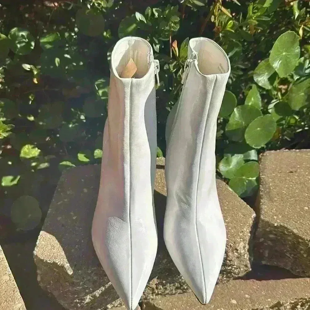 Jeffrey Campbell women’s daring vegan pointed toe booties size 5.5 - Image 8