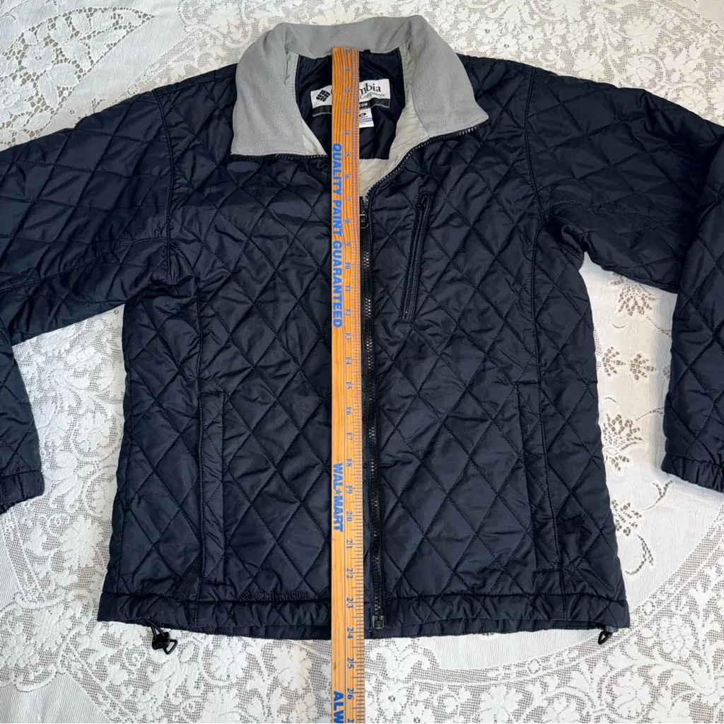 Columbia Women's Black Quilted Puffer Jacket size Medium - Image 3