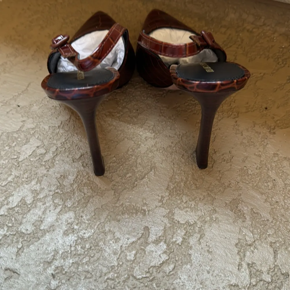 Veronica Beard Callie Leather Cap-Toe Slingback Pumps - Image 4