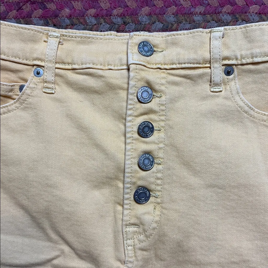 GAP YELLOW BUTTON FLY DENIM STRETCH SKIRT - Image 2