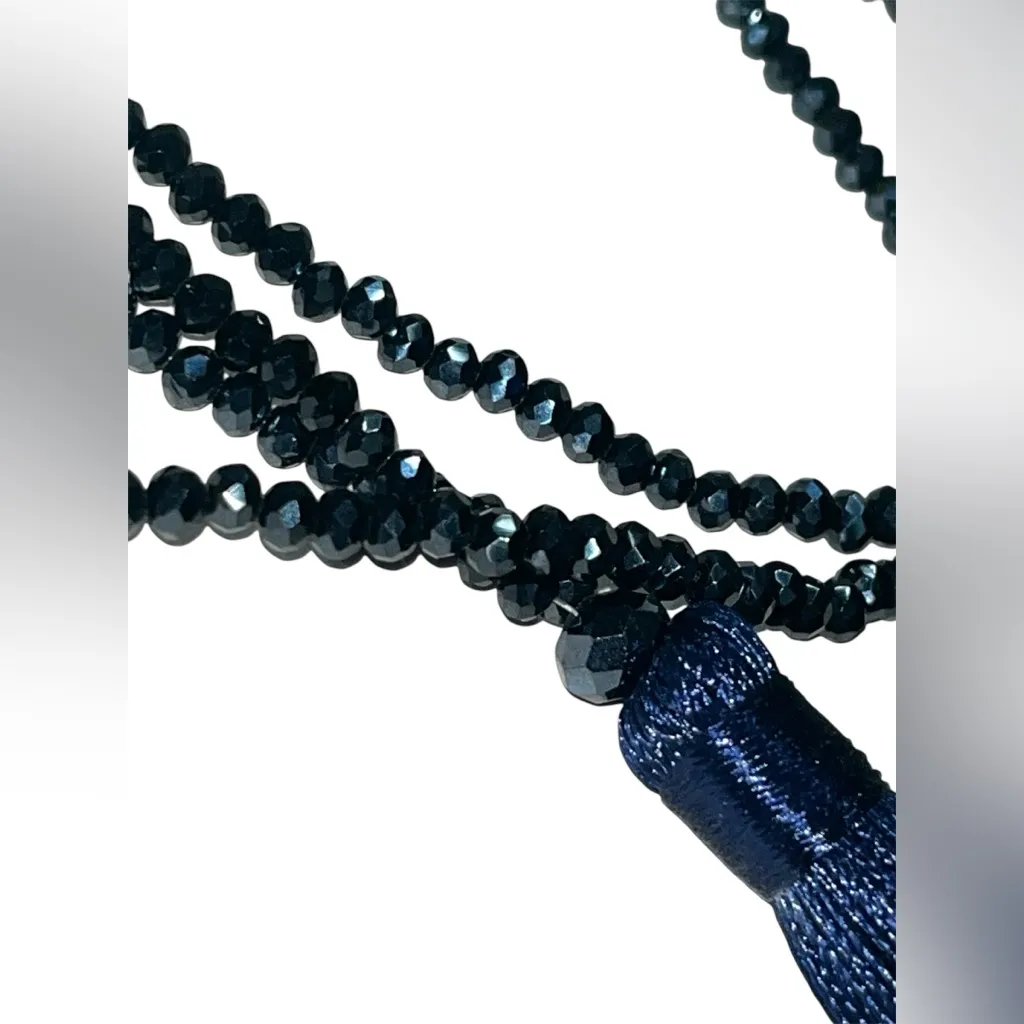 Tassel on beaded necklace - Image 4