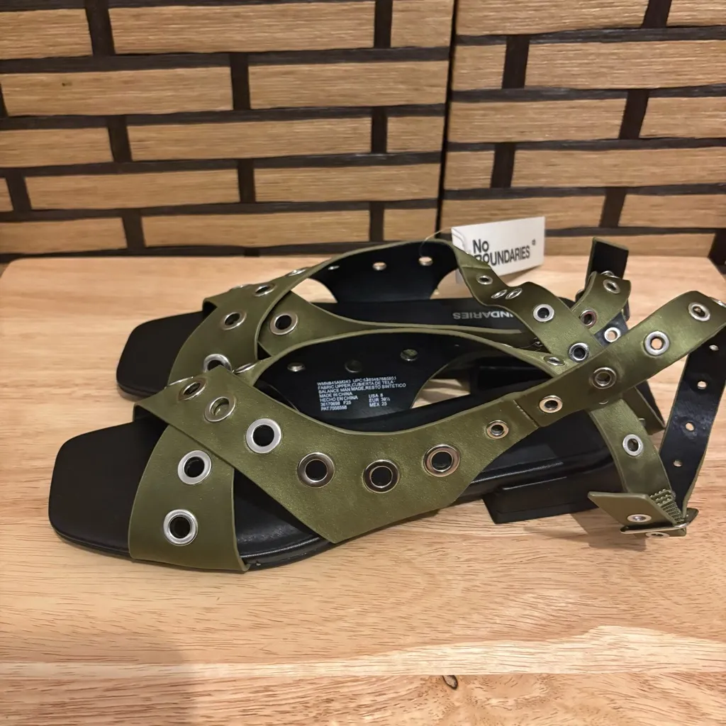 No‎ Boundaries Green Grommet Sandals Size 8 - Image 2