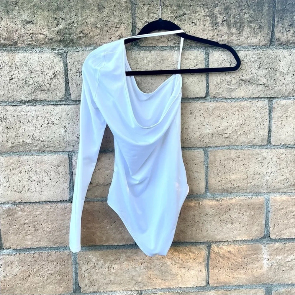 Revolve One Sleeve Long Sleeve White Bodysuit Size Small - Image 6