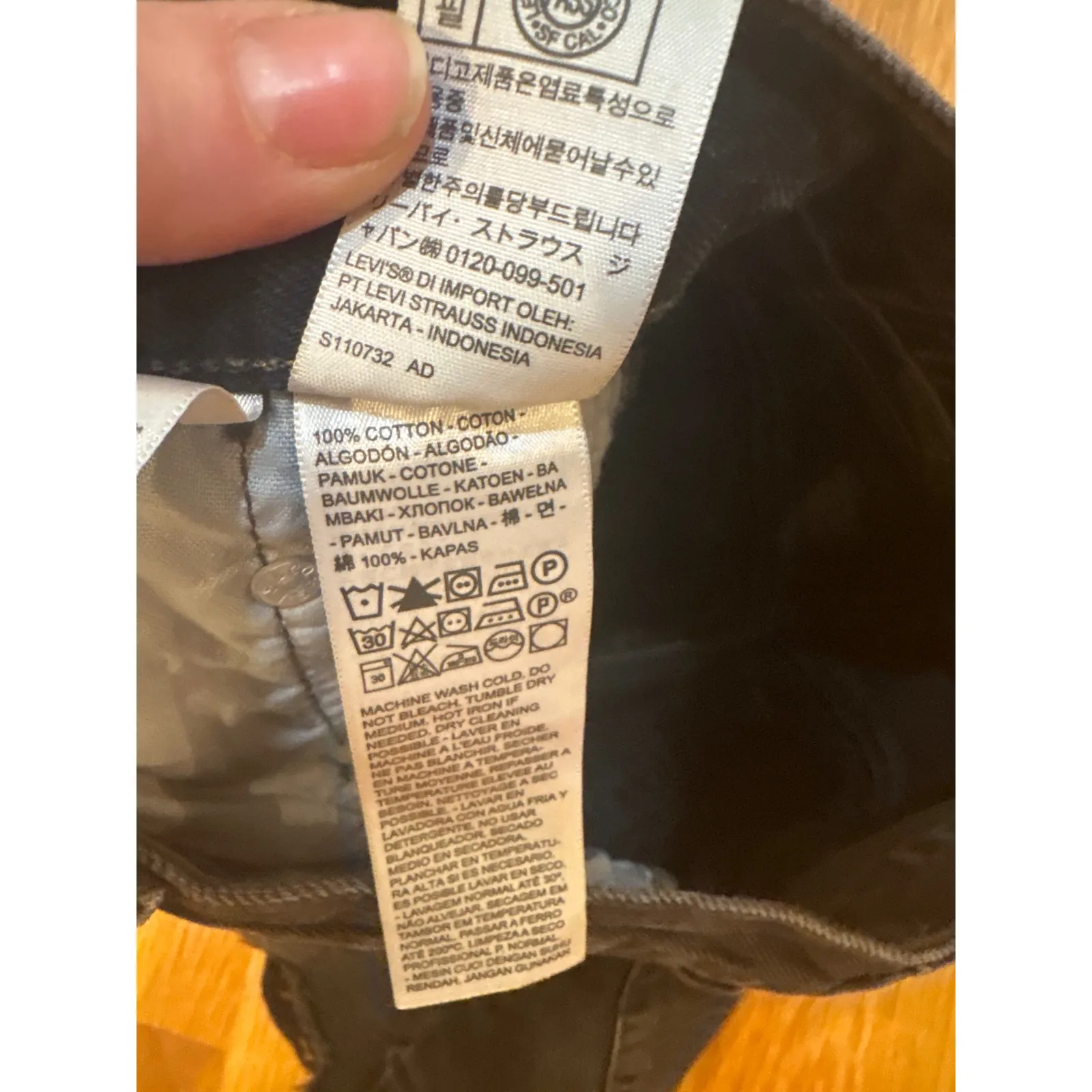 Levi's 501 Black Denim Cutoff Shorts Distressed‎ Frayed Hem Women's Size 25 - Image 4