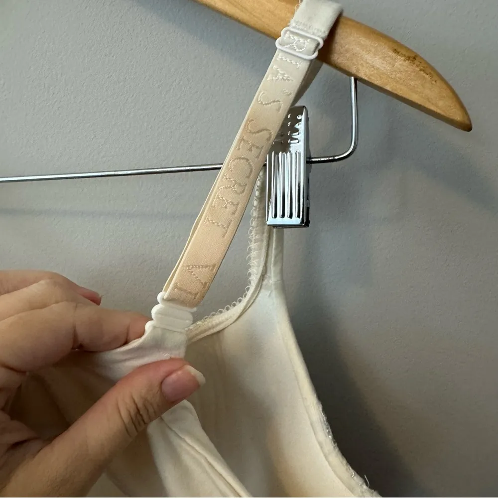 Victoria’s Secret ivory bridal wedding lined demi lace bra 38D - Image 3