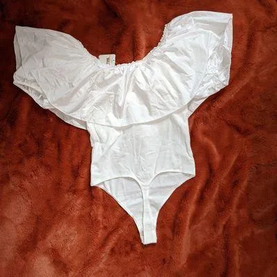 NWT  | Poof Goes My Heart Bodysuit | white | Small - Image 5